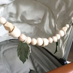 BEZISA Leaves Wagenspanner Pistache / Pine 8 BEZISA Leaves Wagenspanner Pistache / Pine -Winkel Voor Babyreisartikelen 8720618126214 3 0430