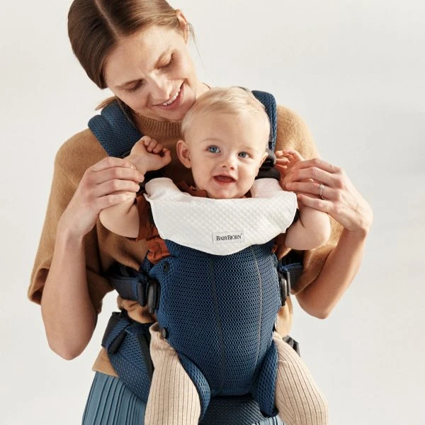 BabyBjörn Harmony 3D Mesh Draagzak Met Slab Marineblauw - Afbeelding 3
