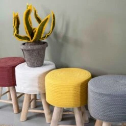 KidsDepot Iggy Krukje Coral Red 5 KidsDepot Iggy Krukje Coral Red -Winkel Voor Babyreisartikelen kidsdepot iggy krukje sfeer 7bca