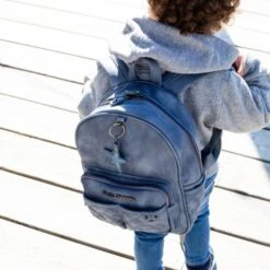 Little Company Mika Quilted Rugtas Blauw 10 Little Company Mika Quilted Rugtas Blauw -Winkel Voor Babyreisartikelen little company mika quilted rugtas blauw 6 a2b0 1