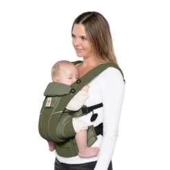 Ergobaby Omni Breeze Draagzak Olive Green -Winkel Voor Babyreisartikelen omni breeze bcz360polive olive green studio 01 5ce1